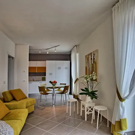 Yellow Appartement Lezzeno